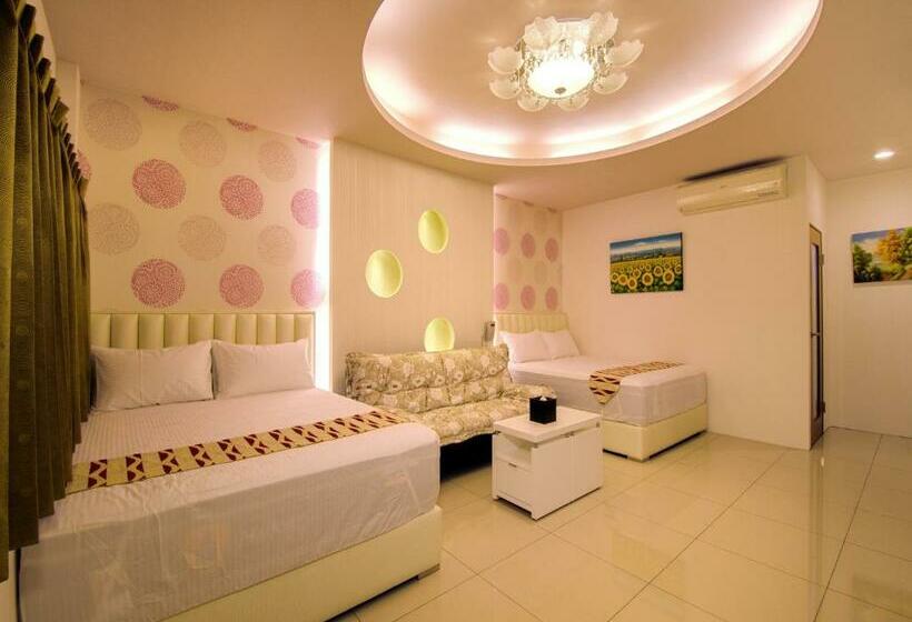 اتاق استاندارد, Easy Home Stay