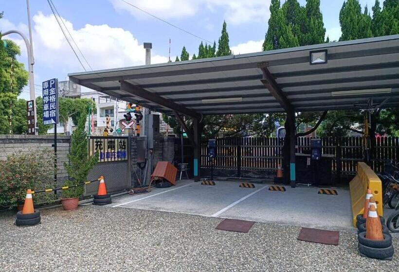 اتاق لوکس چهار تخته, Jinge Guest House 集集金格民宿電動車充電站