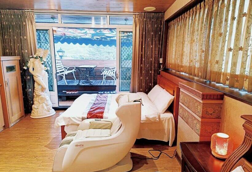 اتاق لوکس چهار تخته, Jinge Guest House 集集金格民宿電動車充電站