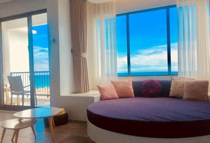 Deluxe Suite Sea View, Sea Shore