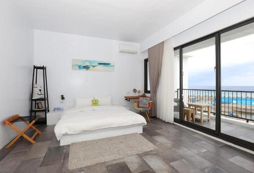 Deluxe Suite Sea View, Sea Shore