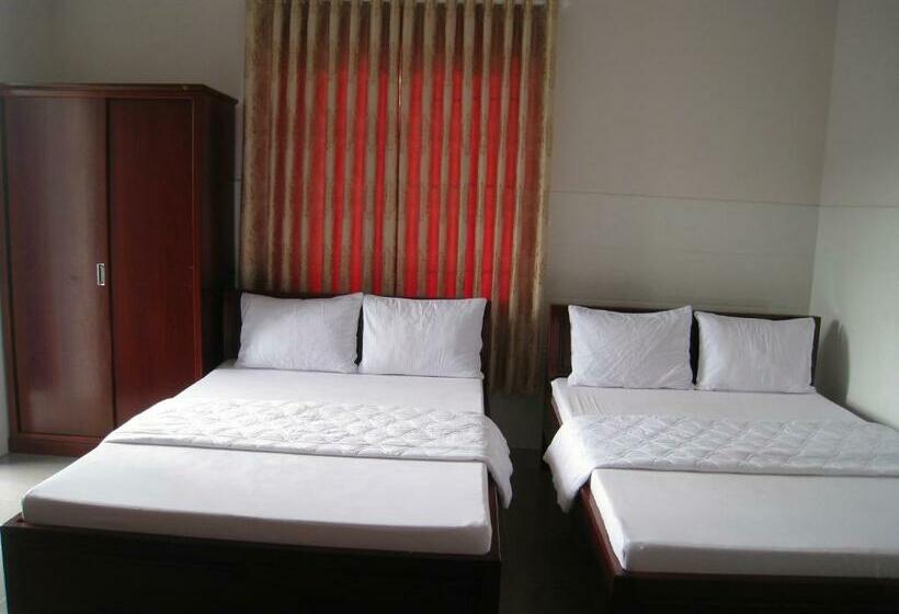 اتاق استاندارد چهار تخته, Hoa Sua Motel