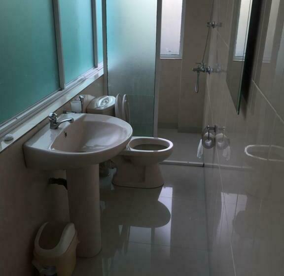 اتاق ساده سه‌ نفره, Damith Guest House