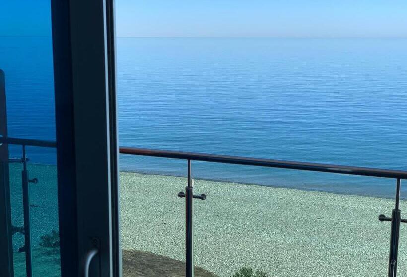 Triple Room Sea View, Neptun Kvariati