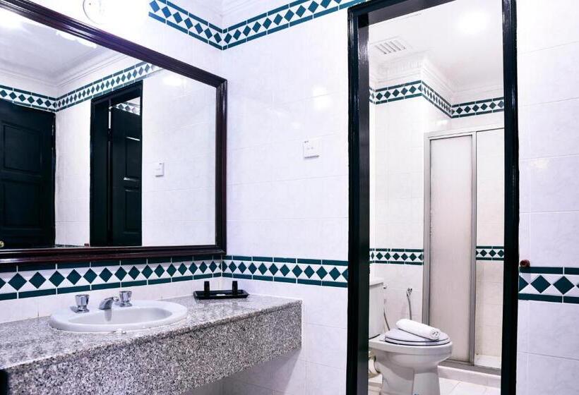 استودیوی استاندارد, Leisure Cove Hotel & Apartments