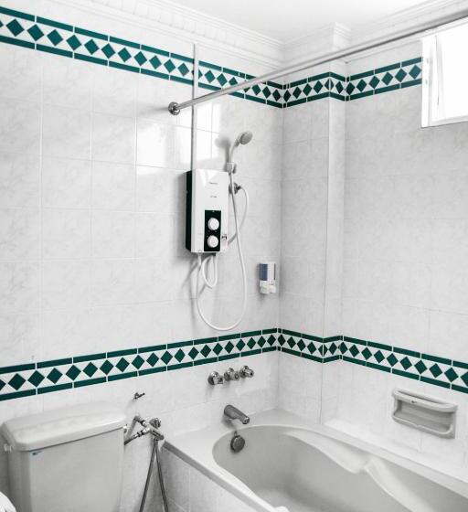 اتاق خانوادگی با چشم‌انداز دریا, Leisure Cove Hotel & Apartments