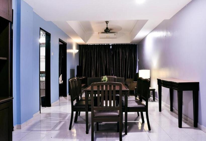 اتاق خانوادگی با چشم‌انداز کوه, Leisure Cove Hotel & Apartments