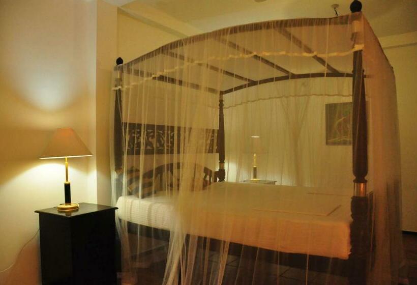 اتاق استاندارد, Asantha Guest House