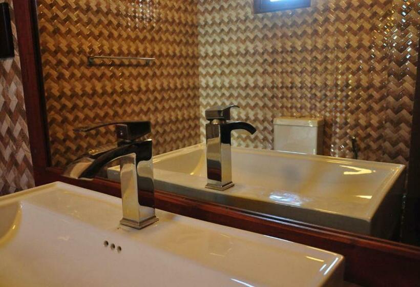 اتاق لوکس, Asantha Guest House