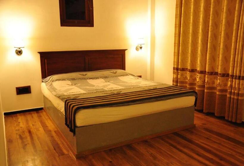 اتاق لوکس خانوادگی, Asantha Guest House