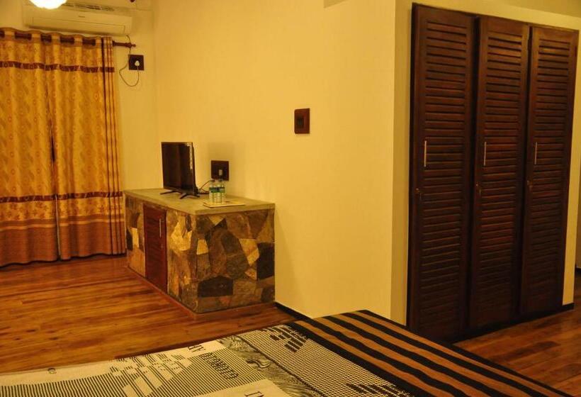 اتاق لوکس خانوادگی, Asantha Guest House