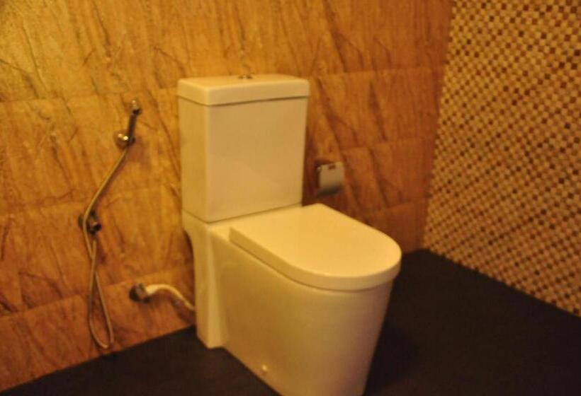 اتاق لوکس خانوادگی, Asantha Guest House
