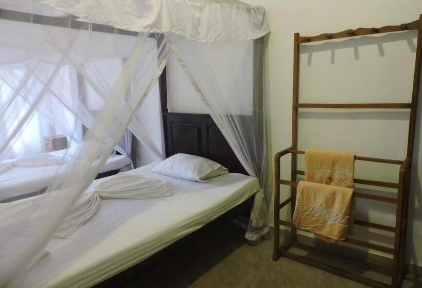 اتاق استاندارد, Asantha Guest House