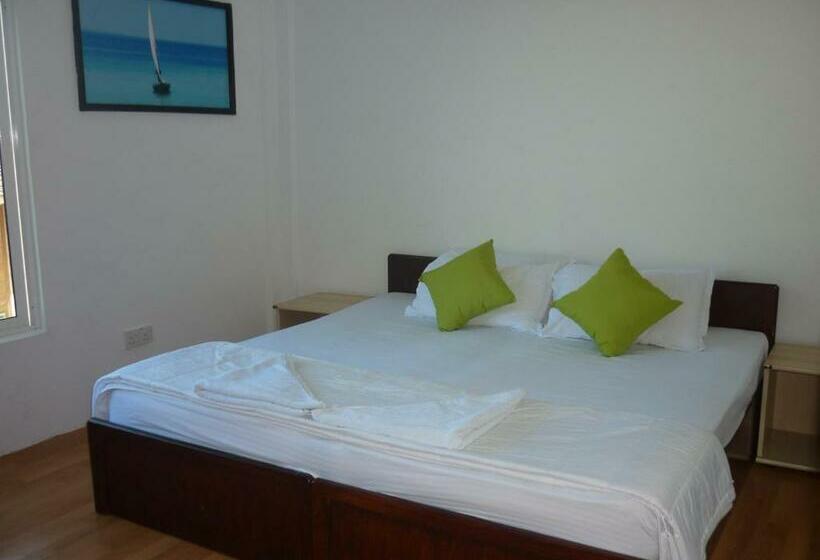 اتاق استاندارد, Batuta Maldives Surf View Guesthouse