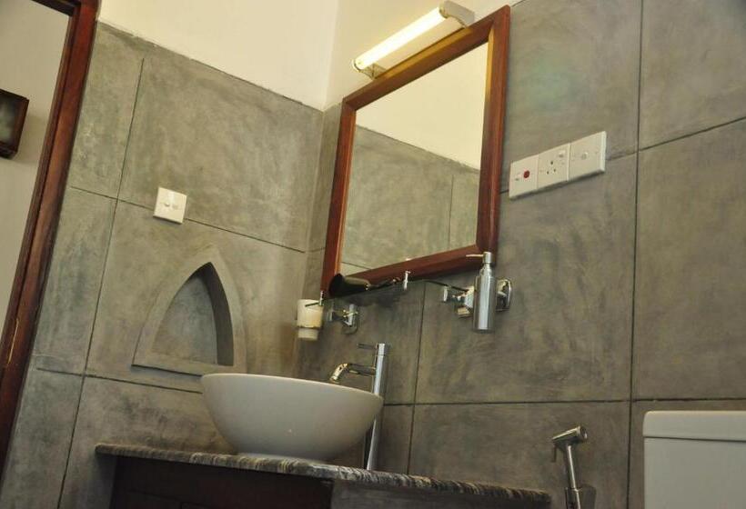 کلبه ییلاقی, Helis Place
