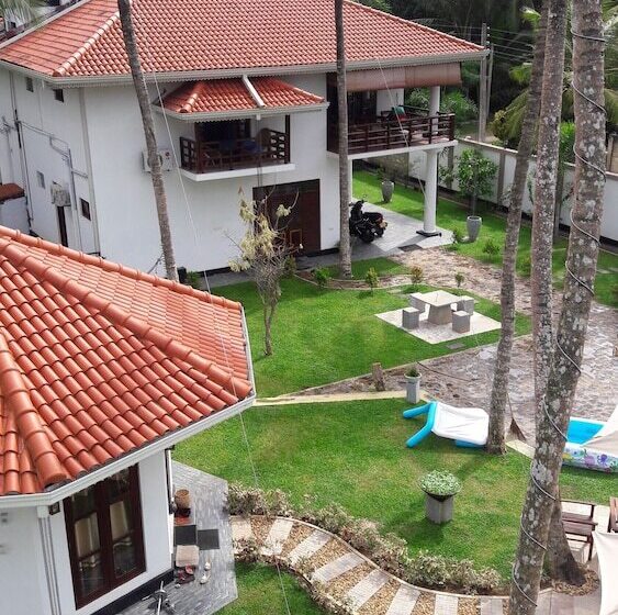 اتاق لوکس, Helis Place