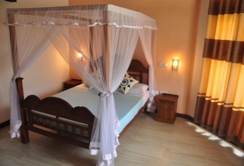 اتاق لوکس, Helis Place