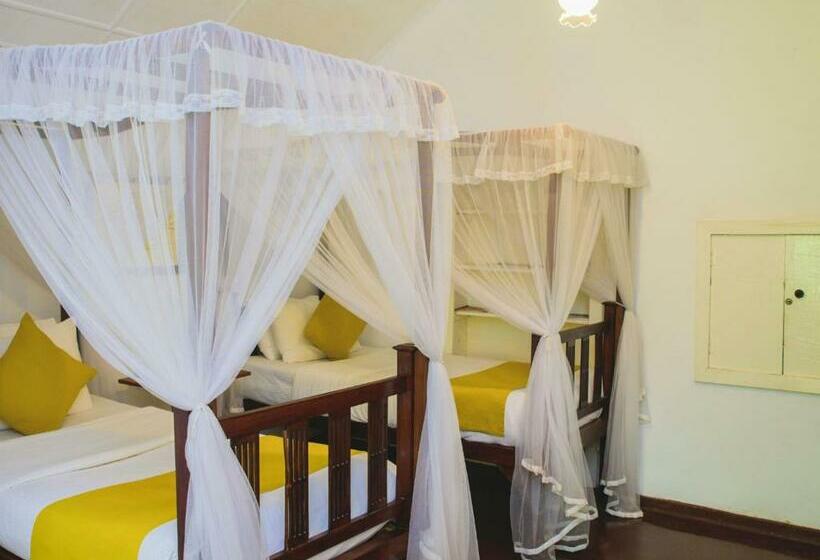 اتاق لوکس, Thalpe Walawwa Heritage Villa
