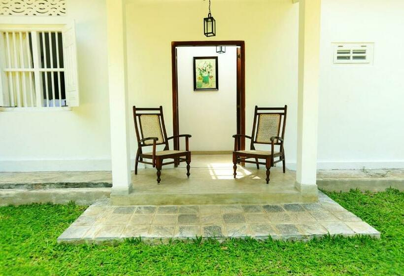 اتاق لوکس, Thalpe Walawwa Heritage Villa