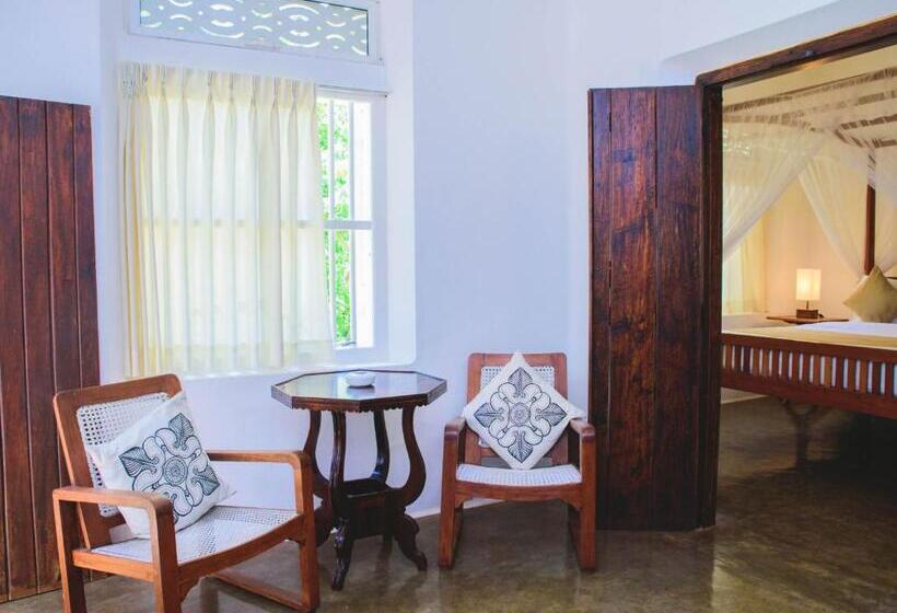 اتاق لوکس, Thalpe Walawwa Heritage Villa