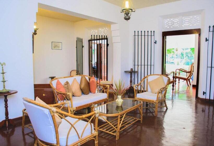 ویلای یک اتاق خوابه با استخر شنا, Thalpe Walawwa Heritage Villa
