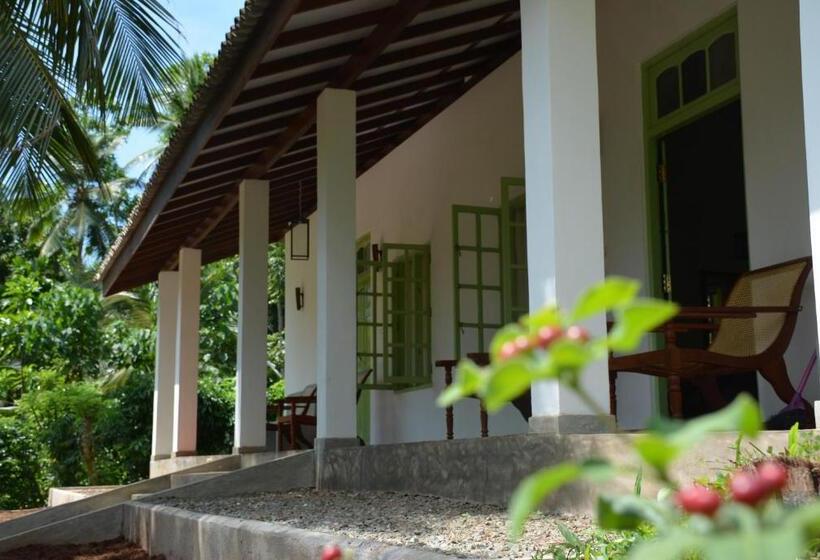 اتاق خانوادگی با چشم‌انداز باغ, Thalpe Walawwa Heritage Villa