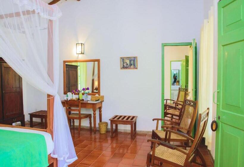 اتاق خانوادگی با چشم‌انداز باغ, Thalpe Walawwa Heritage Villa