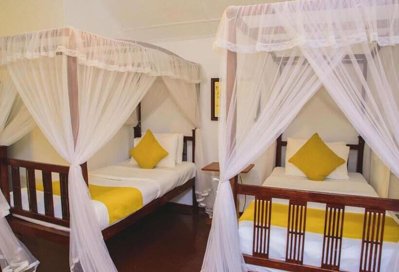 ویلای یک اتاق خوابه با استخر شنا, Thalpe Walawwa Heritage Villa