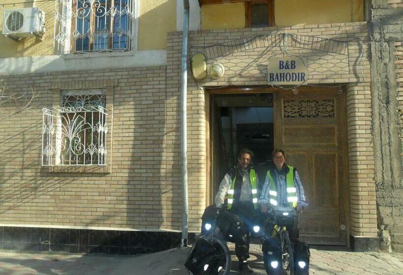 تختخواب در اتاق مشترک, B&b Bahodir