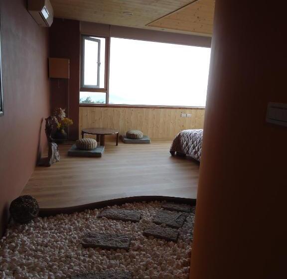 اتاق استاندارد با چشم‌انداز دریا, Good Time B&b