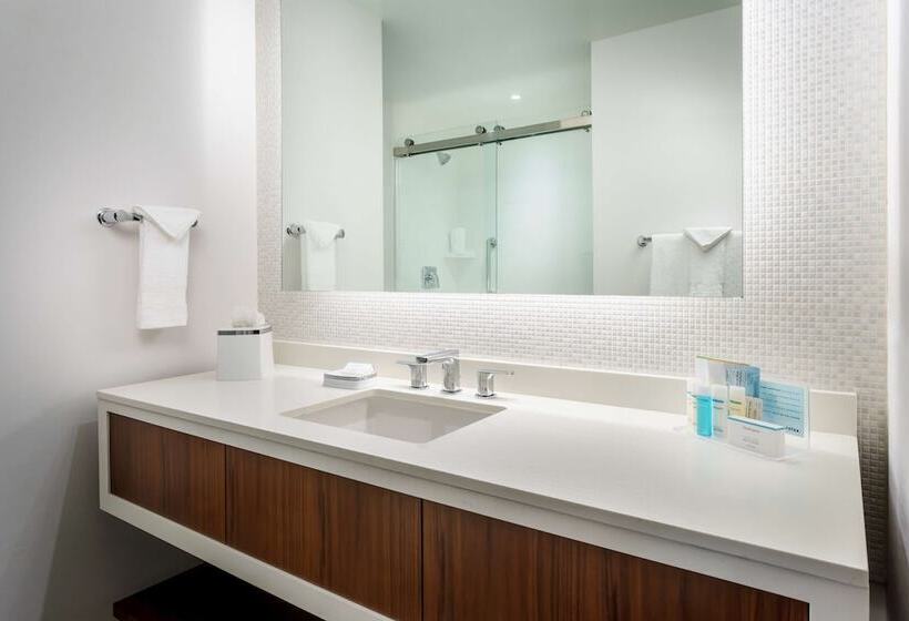 استودیوی استاندارد با تخت دوبل, Hampton Inn & Suites Santa Monica