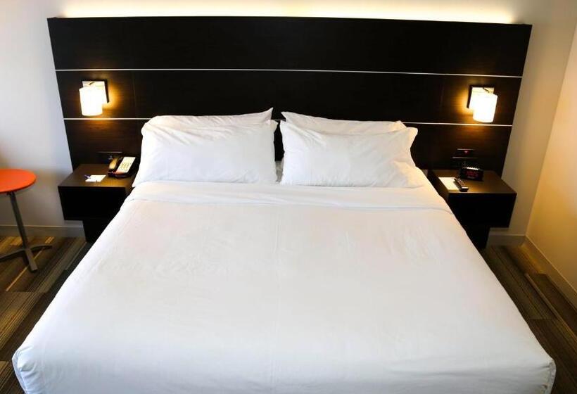 اتاق استاندارد با تخت بزرگ برای معلولان, Holiday Inn Express & Suites Kingston Ulster, An Ihg
