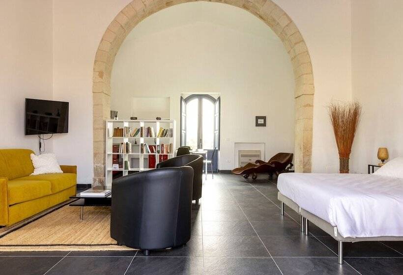 سوییت اجرایی, Masseria Del Carrubo