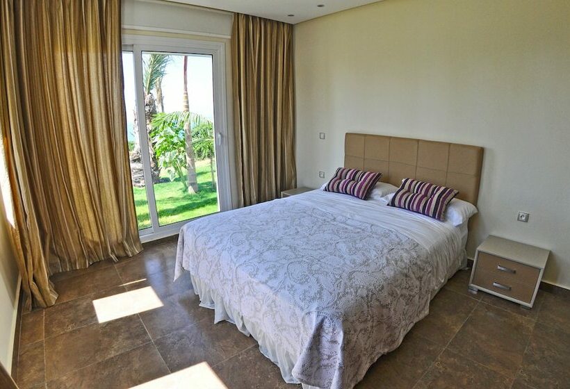 2 Schlafzimmer Apartment Meerblick, Mnar Castle