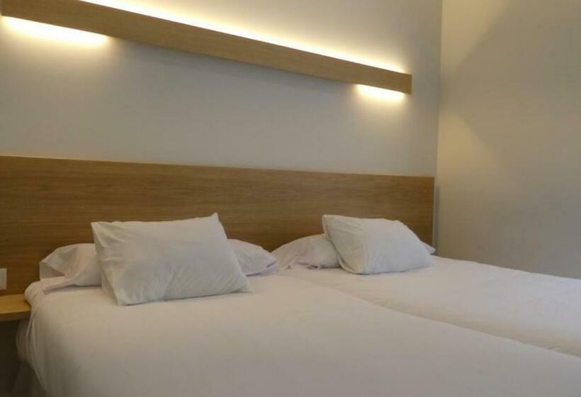 Üç Kişilik Standart Oda, Plaza Pombo B&b   Hostal