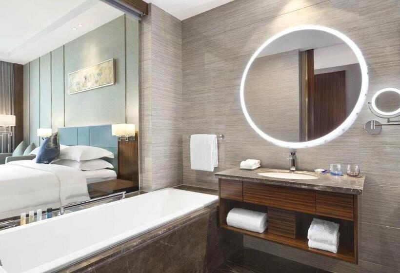اتاق لوکس با تخت بزرگ, Ramada Foshan Shunde