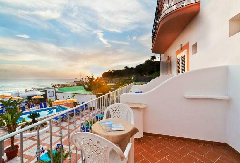 Triple Room Sea View, Riva Del Sole