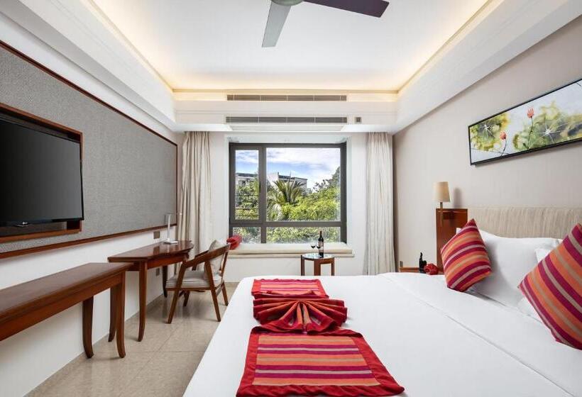 اتاق سوپریور با تخت بزرگ, Sanya Seacube Holiday