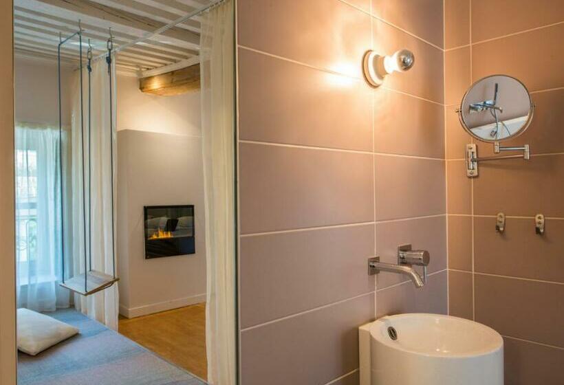 سوییت لوکس, Mihotel Sala