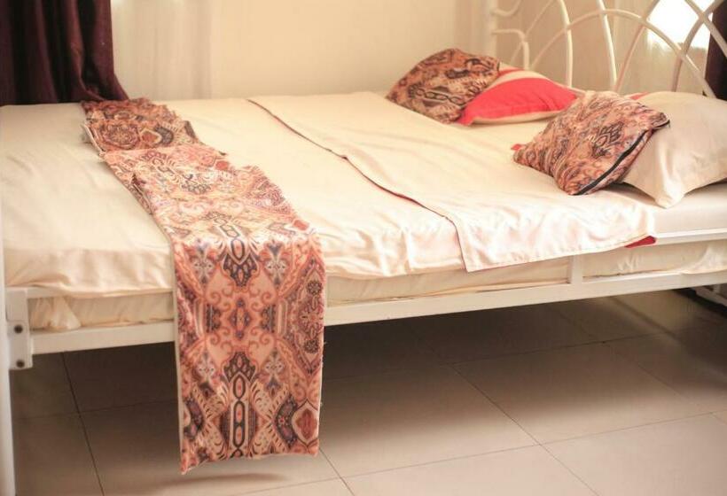 اتاق استاندارد یک نفره, Emmas  Guest House