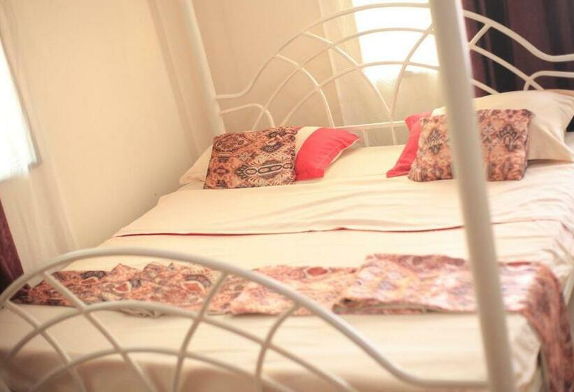اتاق استاندارد یک نفره, Emmas  Guest House