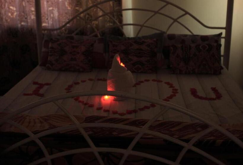 اتاق استاندارد, Emmas  Guest House