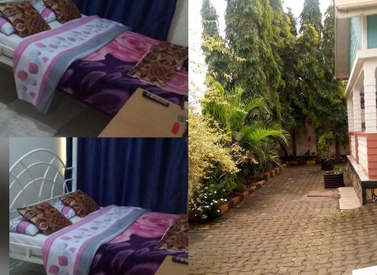 اتاق استاندارد سه نفره, Emmas  Guest House