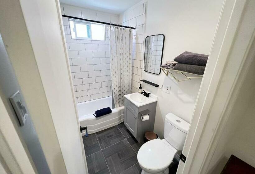 اتاق استاندارد, Little Betty S Casita