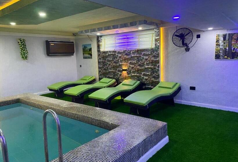 سوییت اجرایی, Mok Apartments & Suites