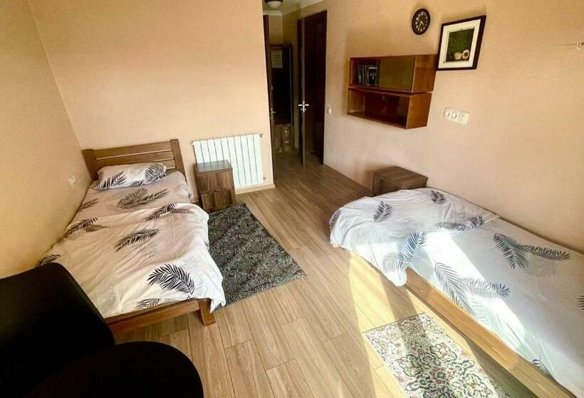 اتاق استاندارد با چشم‌انداز باغ, Bismillah Hotel And Restaurent