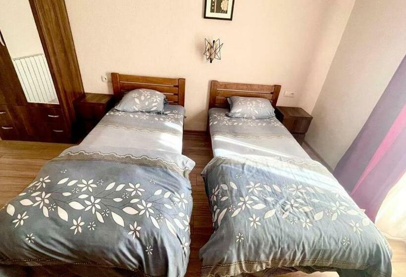 اتاق استاندارد با سرویس بهداشتی مشترک, Bismillah Hotel And Restaurent