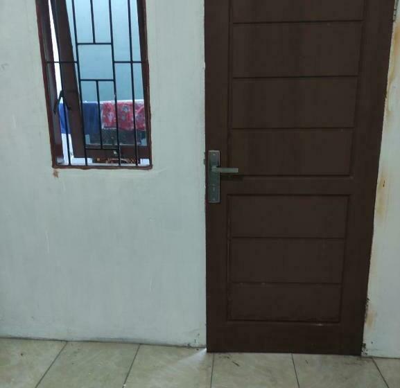 اتاق اکونومی, Spot On 93042 Lina Homestay Syariah