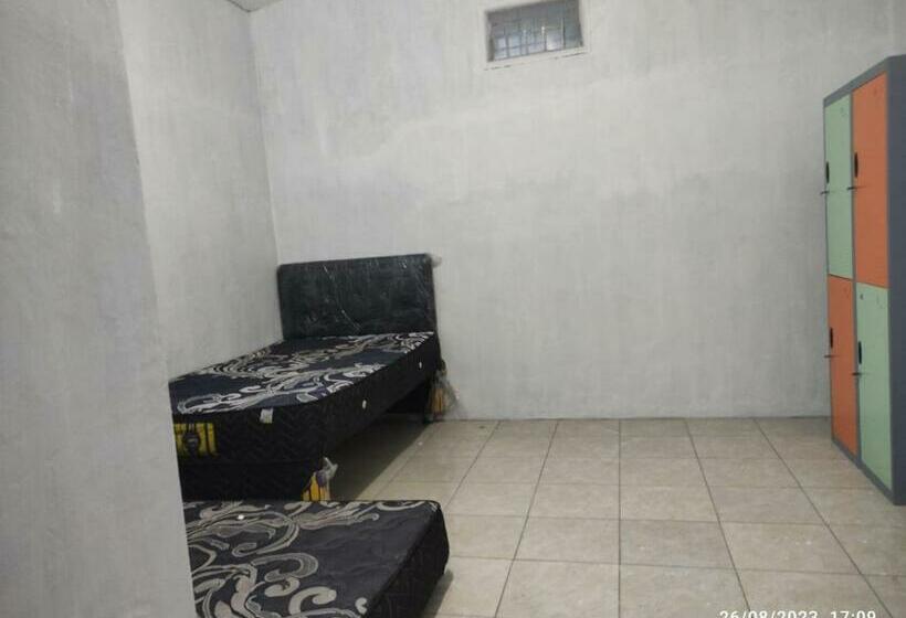 اتاق اکونومی, Spot On 93042 Lina Homestay Syariah