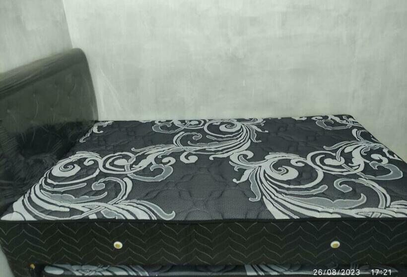 اتاق اکونومی, Spot On 93042 Lina Homestay Syariah